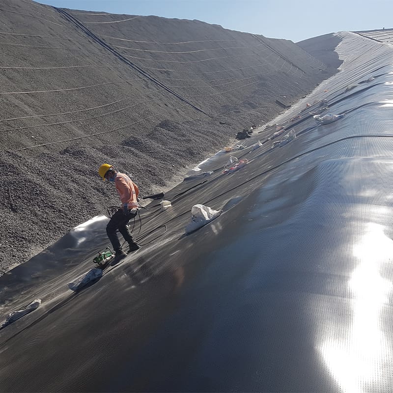 Geomembrane welding workmanship in the Kışladağ Gold Mine heap leach slope capping